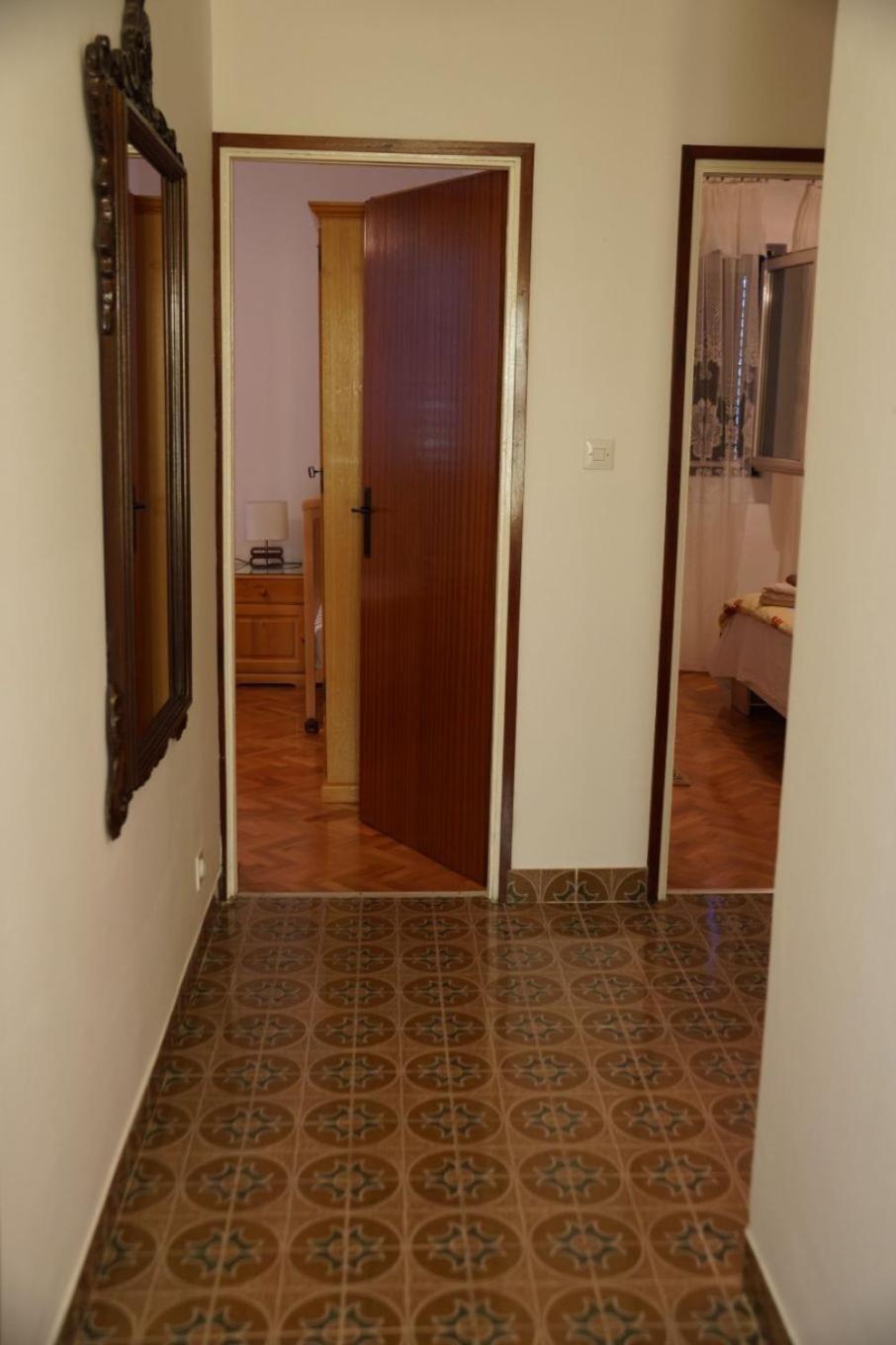Apartments Srdan Vinišće Exterior foto