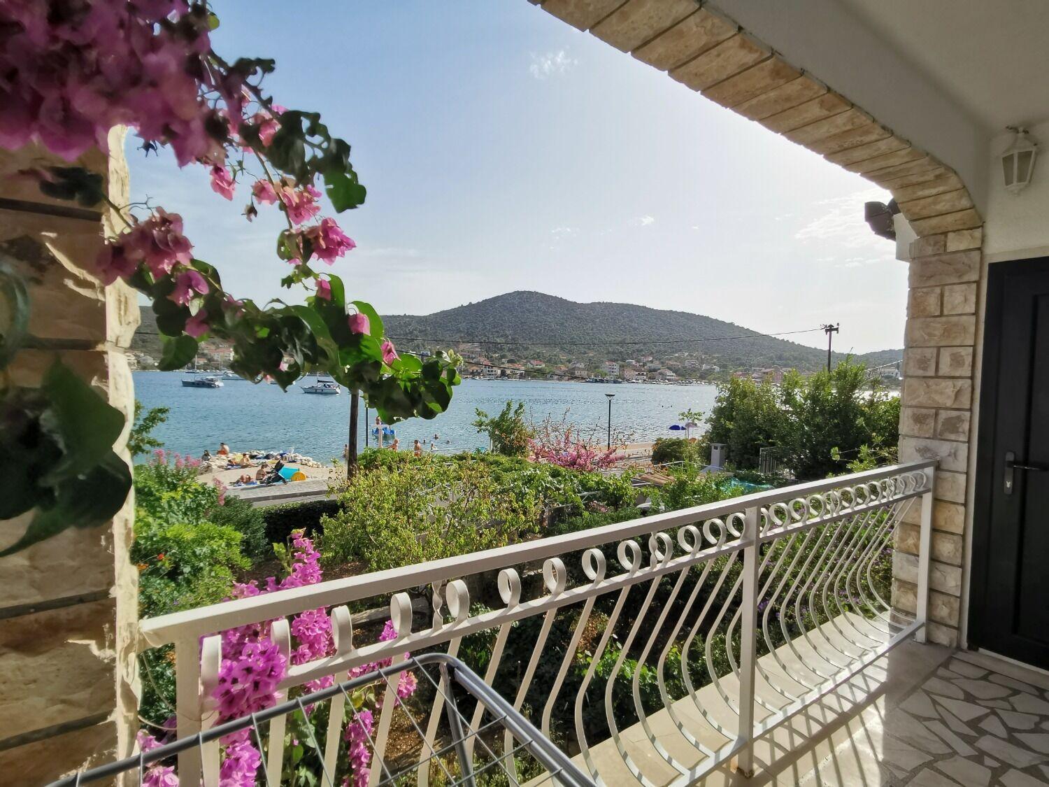 Apartments Srdan Vinišće Exterior foto