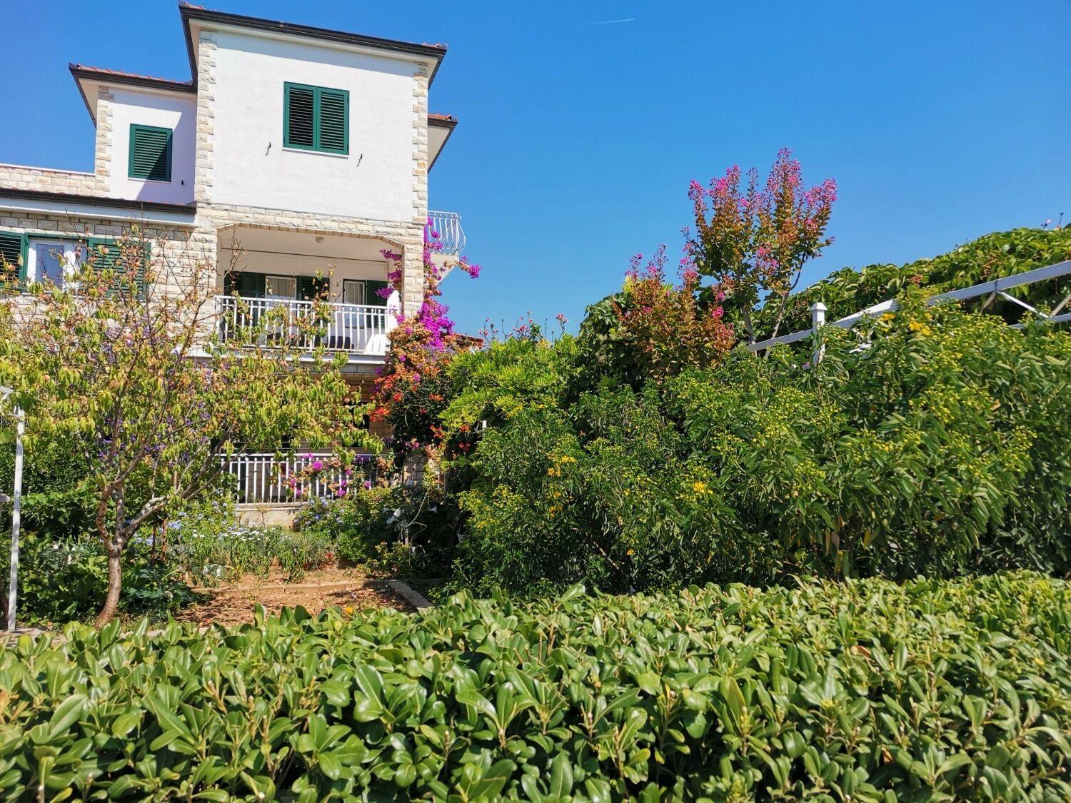 Apartments Srdan Vinišće Exterior foto